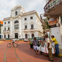 Driving-in-Panama-City