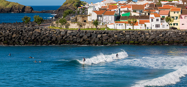 Moving Abroad - Best Places to Live Overseas if You Love to Surf