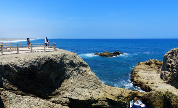 La Chocolatera, the westernmost Point in Ecuador is located in Salinas