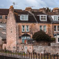 Pros & Cons of Living in Bath