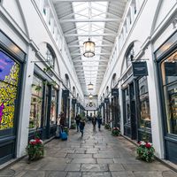 10 Cultural Faux Pas to Avoid While Living in England