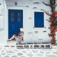 10 Cultural Faux Pas to Avoid While Living in Greece